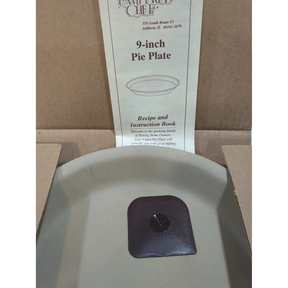 Vintage new in box 9-in stoneware pie plate pampered chef kitchen baking